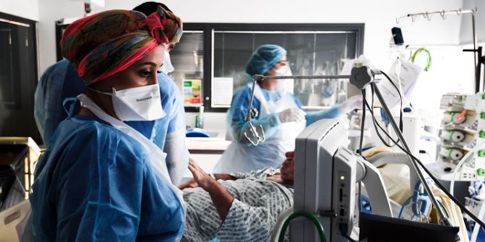 nCoV sản sinh 21 đột biến mới trong cơ thể một bệnh nhân HIV