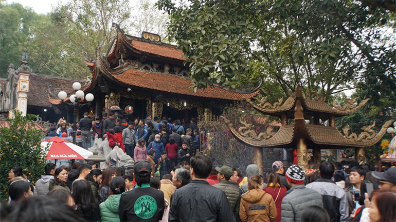 Đền Bà Chúa Kho tạm dừng đón khách