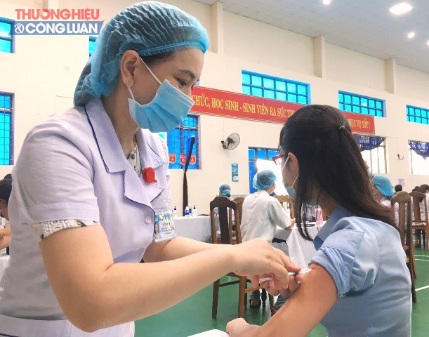 Ngành y tế tỉnh Quảng Nam tiêm vaccinemũi 03
