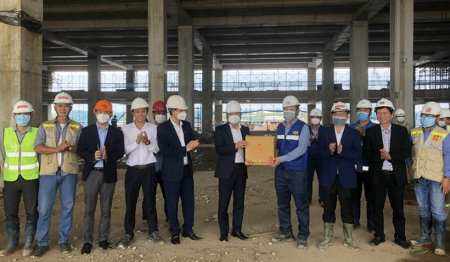 Thừa Thiên Huế các doanh nghiệp đều nêu quyết tâm trong ngày đầu ra quân