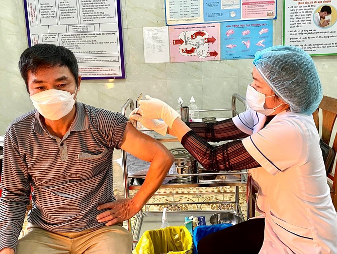 Huyện Ứng H&ograve;a tiếp tục đẩy mạnh c&ocirc;ng t&aacute;c tuy&ecirc;n truyền song song với việc triển khai c&aacute;c hoạt động chuy&ecirc;n m&ocirc;n ph&ograve;ng dịch