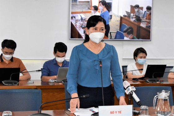Chánh Văn phòng Sở Y tế TPHCM Nguyễn Thị Huỳnh Mai thông tin tại buổi họp báo