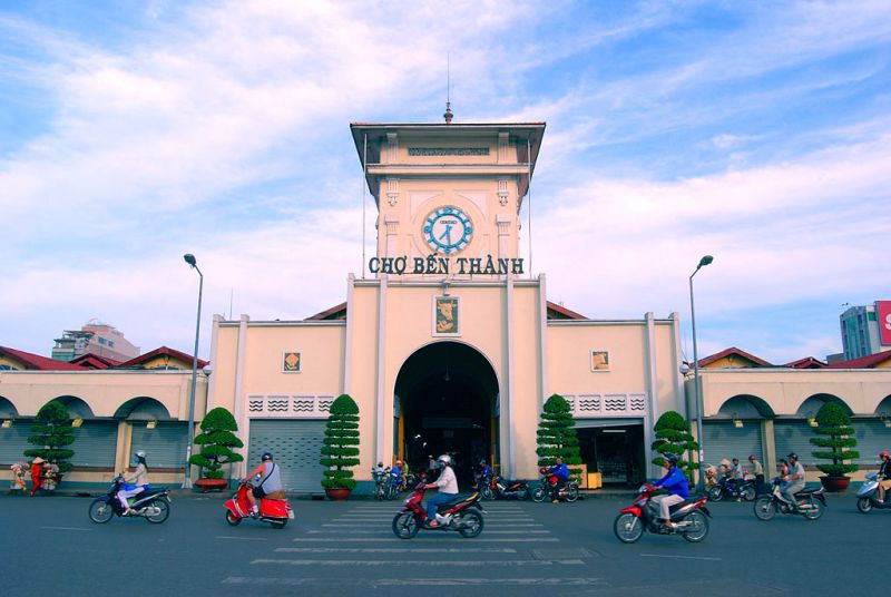 Chợ Bến Thành nằm tại quận 1, TP. Hồ Chí Minh.