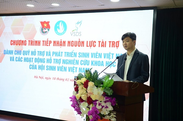 Anh Nguyễn Minh Triết, Bí thư T.Ư Đoàn, Chủ tịch T.Ư Hội Sinh viên Việt Nam phát biểu tại buổi lễ