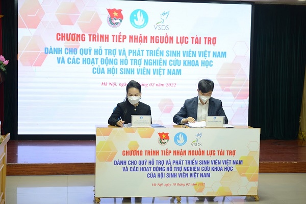 Ký kết thỏa thuận trao tặng nguồn lực hỗ trợ Quỹ Hỗ trợ và Phát triển Sinh viên Việt Nam
