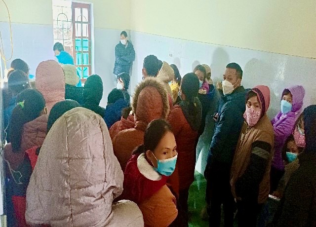 gần 22.000 công nhân bắt buộc phải đến các trạm y tế xã, phường trên địa bàn thị xã Nghi Sơn để test nhanh Covid- 19.