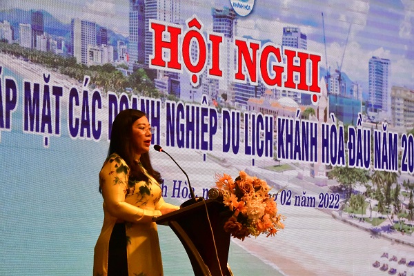 Bá Nguyễn Thị Lệ Thanh- Giám đốc sở Du lịch đọc báo cáo tóm tắt