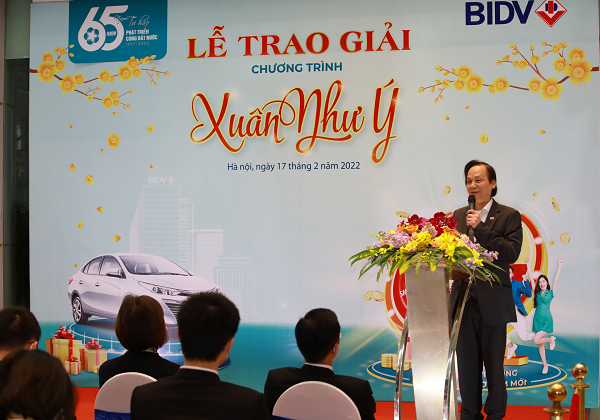 Khách hàng Nguyễn Quang Minh chia sẻ niềm vui sau khi nhận giải thưởng