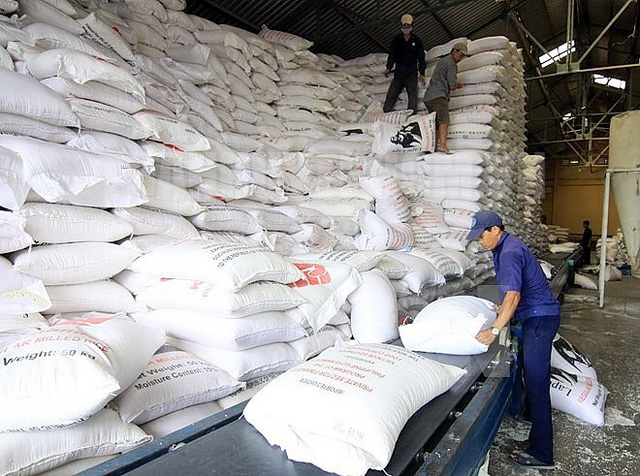 Chính phủ hỗ trợ gạo cho 3 tỉnh gặp khó khăn do dịch Covid-19.