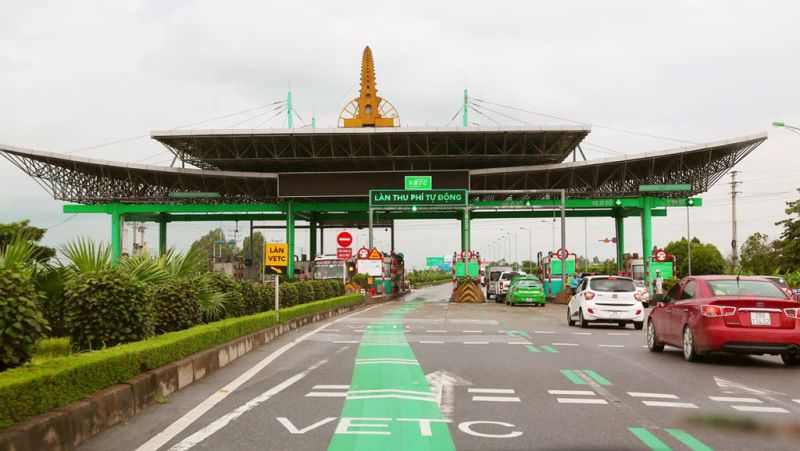 Yêu cầu Bộ Giao thông Vận tải đẩy nhanh tiến độ dán thẻ thu phí điện tử không dừng