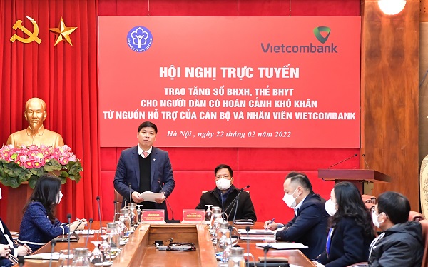 Ông Hồng Quang – Thành viên HĐQT, Giám đốc Khối Nhân sự, Chủ tịch Công đoàn Vietcombank phát biểu tại Hội nghị