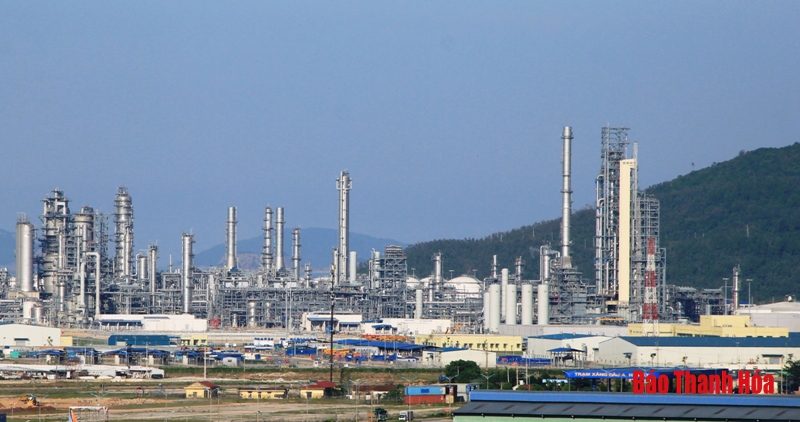 Một góc Nhà máy Lọc hóa dầu Nghi Sơn. Ảnh: Lê Đồng.