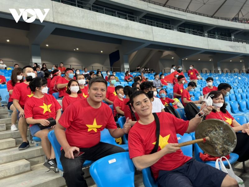 Người hâm mộ cổ động hết mình cho U23 Việt Nam