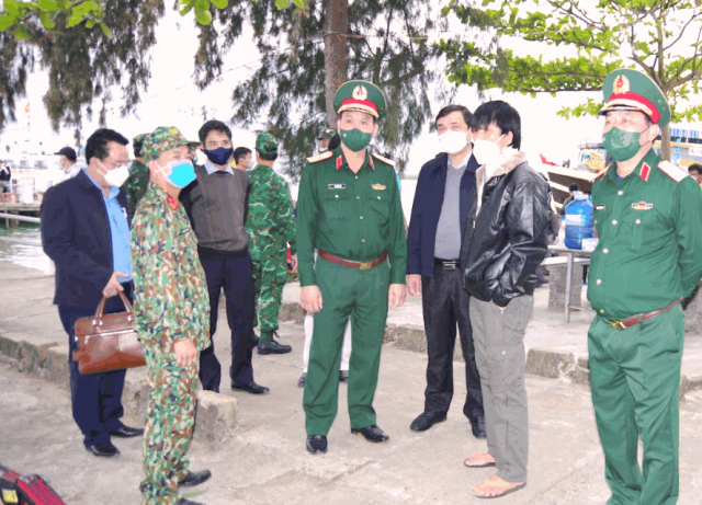 Bí thư Tỉnh ủy Quảng Nam Phan Việt Cường cùng lãnh đạo Quân khu 5 tới hiện trường chỉ đạo công tác cứu nạn