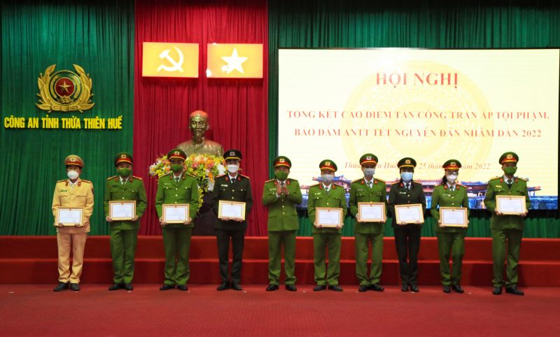 Hai tháng, Công an Thừa Thiên Huế phát hiện, hàng chục ổ nhóm ma tuý, tụ điểm cờ bạc