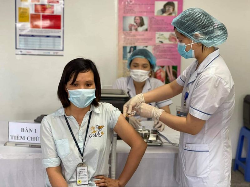 Thủ tướng Phạm Minh Chính: Tập trung nghiên cứu việc tiêm vaccine phòng Covid-19 mũi thứ 4