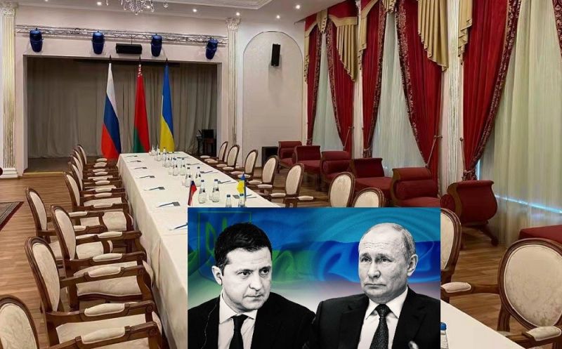 Hình ảnh phòng đàm phán trước khi diễn ra cuộc gặp giữa hai phái đoàn Nga-Ukraine tại thành phố Gomel, khu vực biên giới giữa Belarus và Ukraine. (Nguồn: News Bytes, Tân Hoa xã)