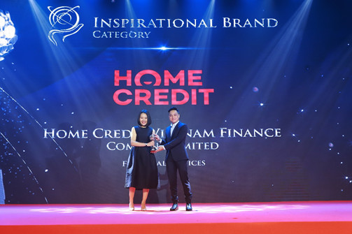 Home Credit Việt Nam được vinh danh ở hạng mục “Thương hiệu Truyền Cảm hứng năm 2021” tại lễ trao giải Asia Pacific Enterprise Awards (APEA)