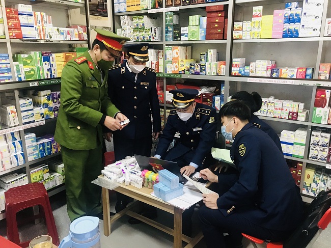 Lực lượng Công an tỉnh Nghệ An liên tiếp phát hiện nhiều cơ sở kinh doanh thiết bị y tế có dấu hiệu vi phạm