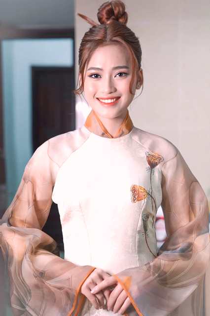 Hoa hậu Trần Nguyên Minh Thư ở đời thường.