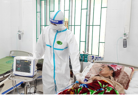 Bệnh nhân nhiễm Covid-19 điều trị tại Bệnh viện dã chiến số 1, tỉnh Hòa Bình