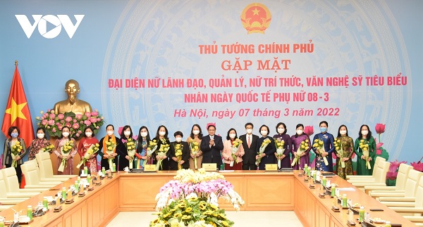 Thủ tướng Chính phủ Phạm Minh Chính gặp mặt nữ lãnh đạo, quản lý, trí thức và văn nghệ sỹ tiêu biểu nhân Ngày Quốc tế phụ nữ 8/3