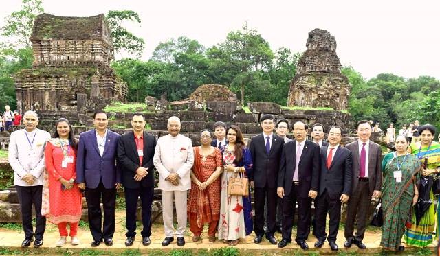 Tổng thống Ấn Độ cùng phu nhân đến tham quan Thánh địa Mỹ Sơn.
