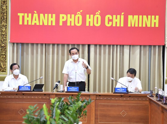 Bí thư Thành ủy TP. Hồ Chí Minh Nguyễn Văn Nên phát biểu chỉ đạo tại cuộc họp