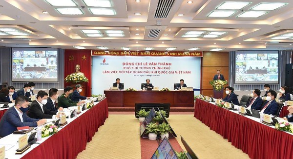 Phó Thủ tướng Chính phủ Lê Văn Thành làm việc với Tập đoàn Dầu khí Quốc gia Việt Nam ngày 11-3. Ảnh: VGP