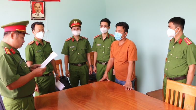 Bắt tạm giam Giám đốc Công ty TNHH MTV Ánh Thi về hành vi buôn lậu 3.000 tấn hạt điều