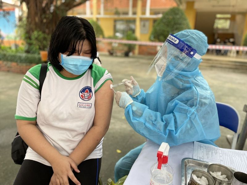 1.500 học sinh huyện Củ Chi, TP. HCM được tiêm vaccine phòng Covid-19. Ảnh minh họa internet