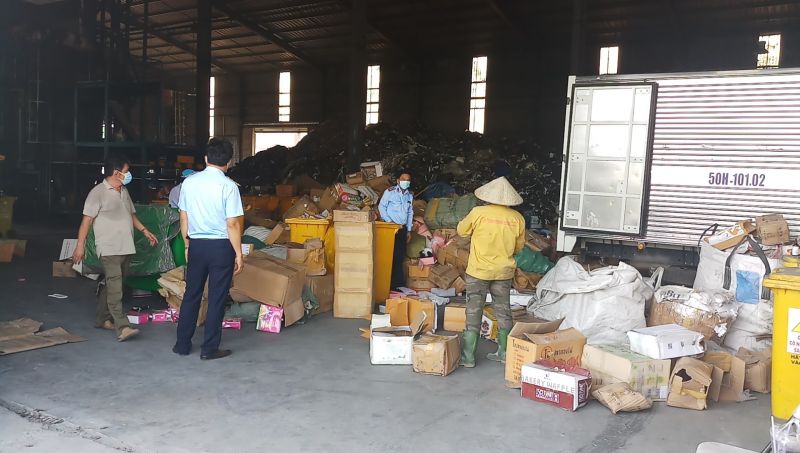 Tiêu hủy lượng lớn hàng hóa vi phạm tại Vĩnh Long