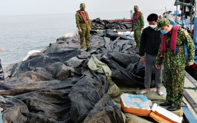 20 tấn nội tạng động vật không rõ nguồn gốc được đóng trong thùng xốp, đang tuồn vào Việt Nam qua đường biển
