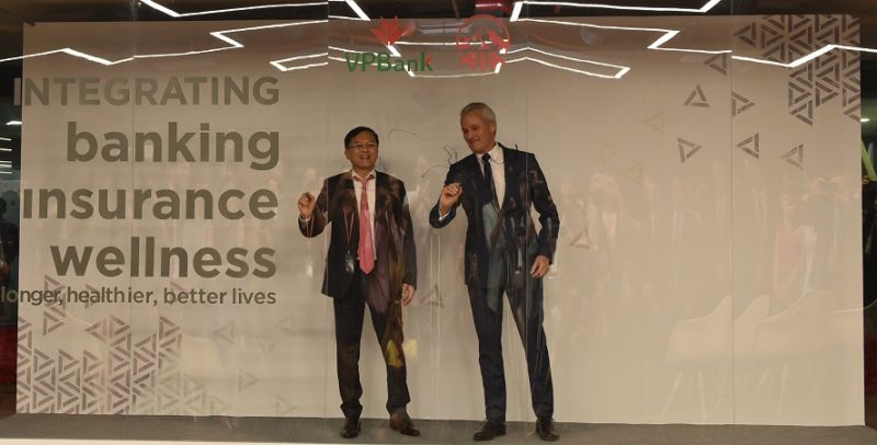 AIA Việt Nam và VPBank gia hạn thỏa thuận hợp tác lâu dài