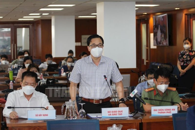 Ông Trịnh Duy Trọng - đại diện Sở Giáo dục và đào tạo TP. Hồ Chí Minh thông tin tại họp báo