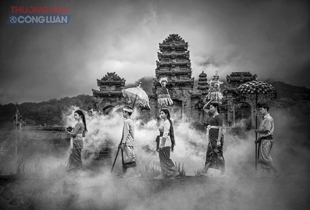 Tác phẩm “Miền cổ tích số 1“ của NSNA Đào Tiến Đạt, từng đoạt HCV tại Cuộc thi ảnh nghệ thuật quốc tế Singapore digiRAP International Photography Circuit (DIPC) – 2021.