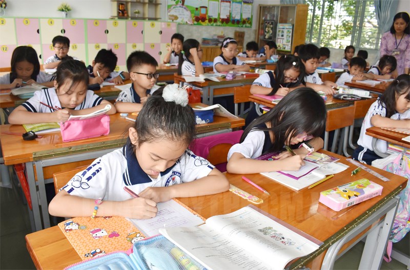 Do ảnh hưởng của dịch Covid-19, TP. Hồ Chí Minh thực hiện chính sách hỗ trợ học phí đối với học sinh tất cả bậc học năm học 2021-2022