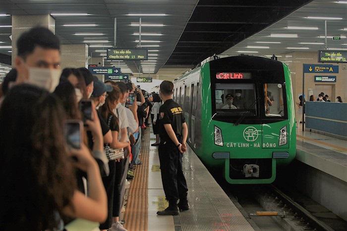 Nguyên nhân khiến hành khách đi tàu điện Cát Linh - Hà Đông tăng cao đột biến