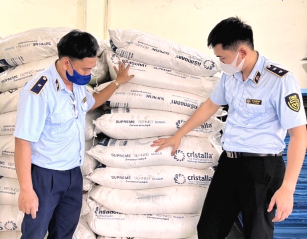 Tạm giữ gần 15 tấn đường kính, không có hóa đơn, chứng từ chứng minh