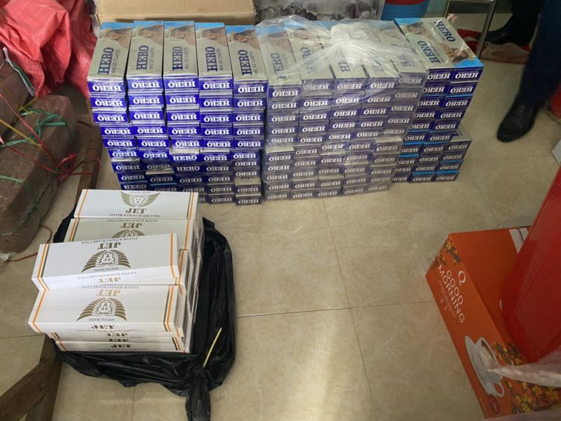 Lực lượng chức năng tỉnh Kiên Giang phát hiện và tạm giữ gần 1.500 bao thuốc lá điếu ngoại nhập không có hóa đơn, chứng từ