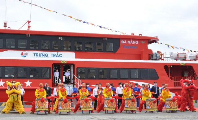Lãnh đạo TP. Đà Nẵng và tỉnh Quảng Ngãi cắt băng khai trương tuyến vận tải thủy Đà Nẵng - Lý Sơn
