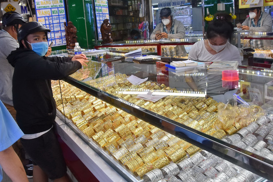 Giá vàng hôm nay 17/04: Dự báo giá vàng tiếp tục xu hướng tăng