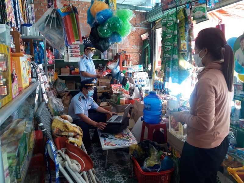 Tiền Giang xử phạt 02 cá nhân bán thực phẩm không đăng ký thành lập hộ kinh doanh