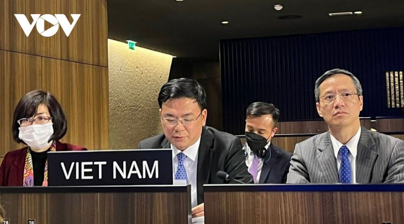 Đo&agrave;n Việt Nam tham dự v&agrave; ph&aacute;t biểu tại phi&ecirc;n họp