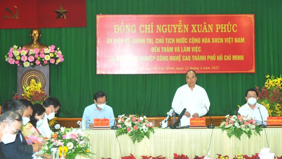 Chủ tịch nước Nguyễn Xuân Phúc phát biểu tại buổi làm việc
