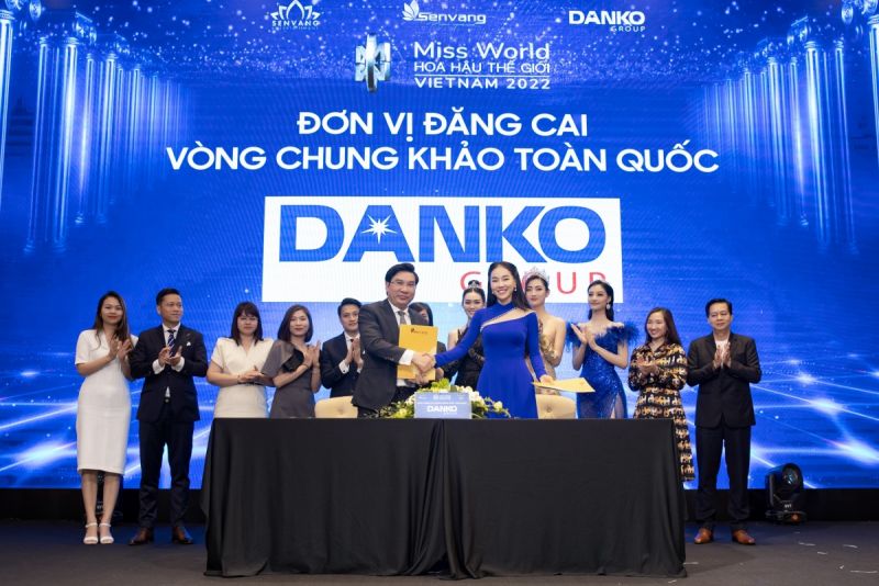 Trong buổi họp báo, BTC Cuộc thi là Công ty Sen Vàng và Đơn vị đăng cai Danko Group cũng đã thực hiện nghi thức ký kết, ghi dấu ấn cho sự hợp tác, đồng hành, đồng lòng vì một mục tiêu tổ chức thành công Vòng chung khảo Toàn quốc Miss World Vietnam 2022.