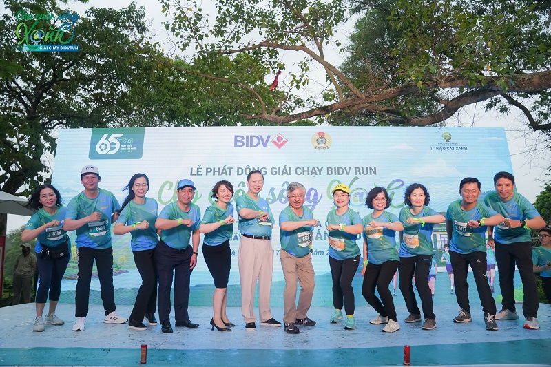 Đại diện Lãnh đạo Ngân hàng Nhà nước và BIDV phát động Giải chạy BIDVRun Cho cuộc sống Xanh