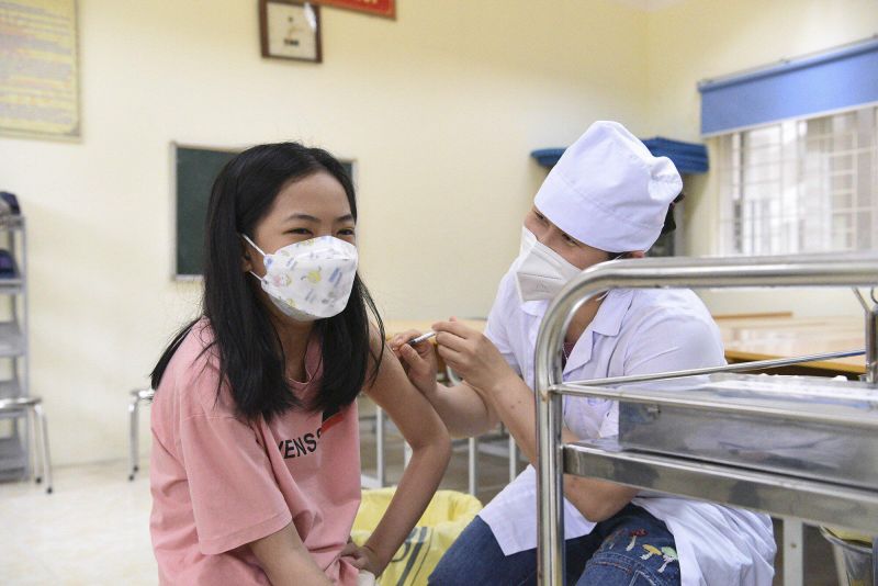 Tiêm vaccine phòng Covid-19 cho trẻ từ 5 đến dưới 12 tuổi tại Hà Nội. Ảnh Trần Minh