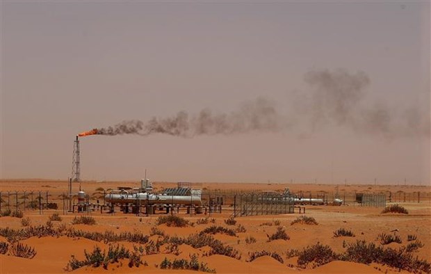 Cơ sở lọc dầu của Công ty Aramco ở khu vực sa mạc gần Khouris, cách thủ đô Riyadh của Saudi Arabia khoảng 160km về phía Đông. (Ảnh: AFP)