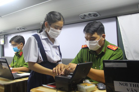 Công an TP. Hồ Chí Minh sẽ cấp căn cước công dân gắn chip điện tử cho học sinh dự thi THCS và THPT